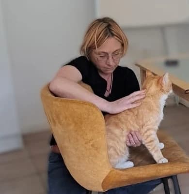 Cyrielle Mellano pratiquant un soin